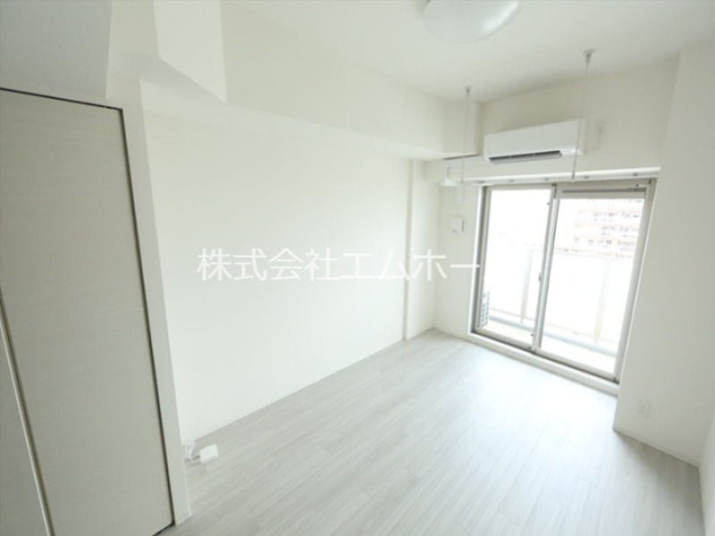 居室・リビング　洋室7.6帖　クローゼット付（収納充実してます）