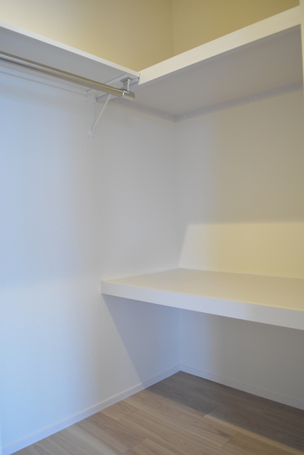 収納　奥行のあるウォークインクローゼットならお荷物多い方でも安心☆