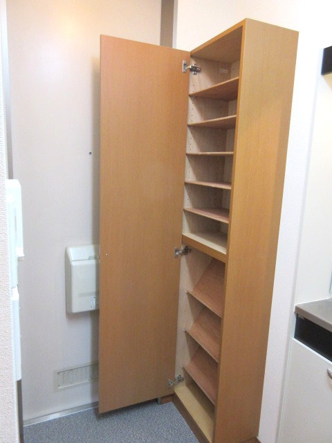 玄関　★玄関前に下駄箱完備★