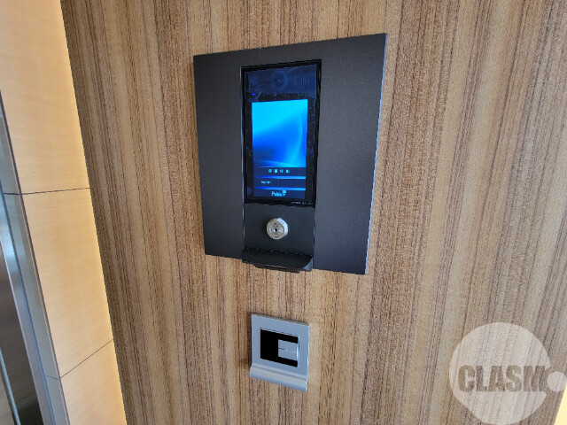 エントランス　オートロック、防犯カメラあり♪