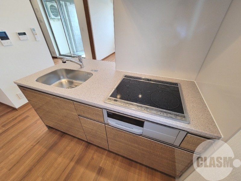 キッチン　効率よくお料理できる３口ＩＨコンロ付♪