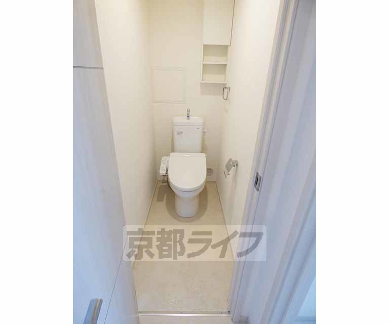 トイレ　ウォシュレト完備。