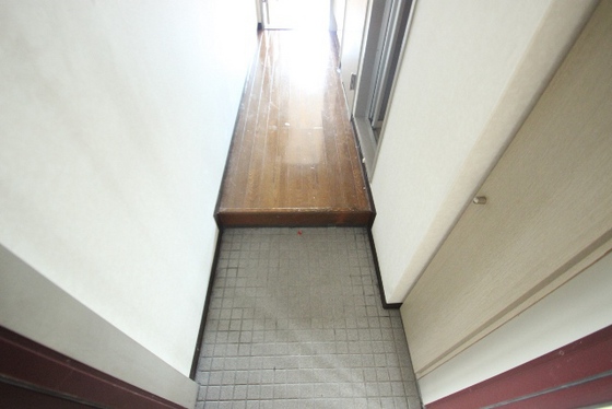 玄関　※別部屋の写真です