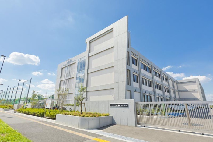 小学校　美園北小学校（小学校）まで590m