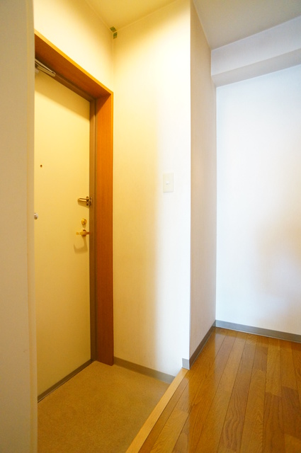 玄関　下駄箱付なので、玄関はいつでもスッキリ片付きますね☆