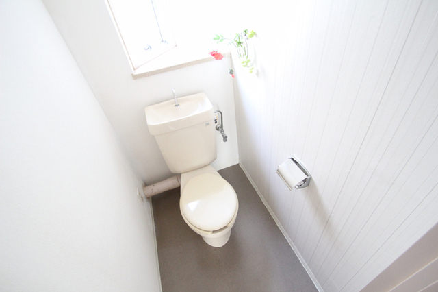 トイレ　トイレ・バス別室です