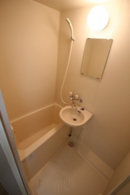 洗面設備　同物件、別号室のものです。