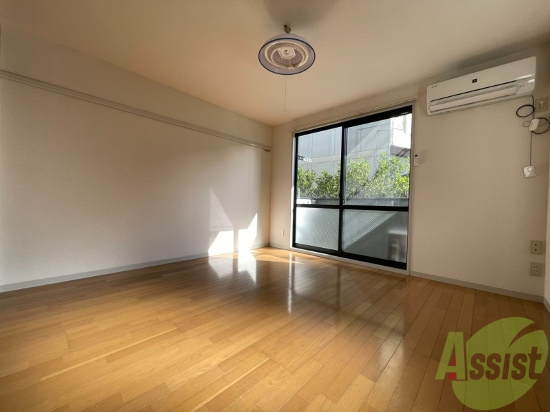 居室・リビング　８帖のリビングになります。伸び伸び出来そうですね。