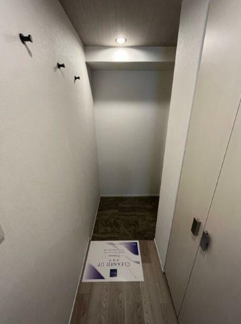 玄関　※別部屋参考写真