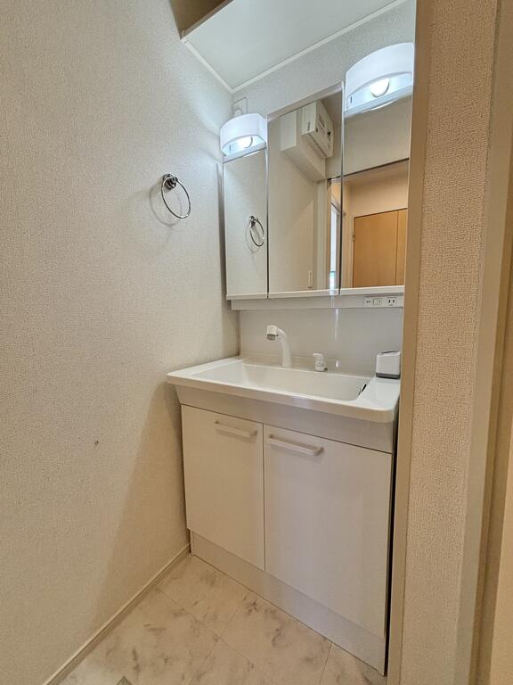 洗面設備　類似物件参照