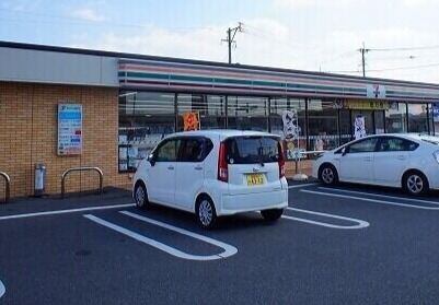 コンビニ　セブンイレブン八幡陣原4丁目店（コンビニ）まで939m