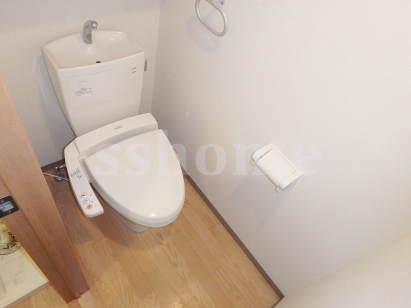 トイレ　温水洗浄便座
