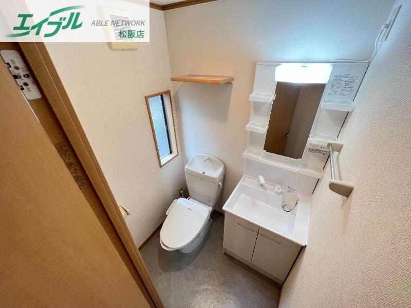 洗面設備　※同物件別部屋のお写真です。