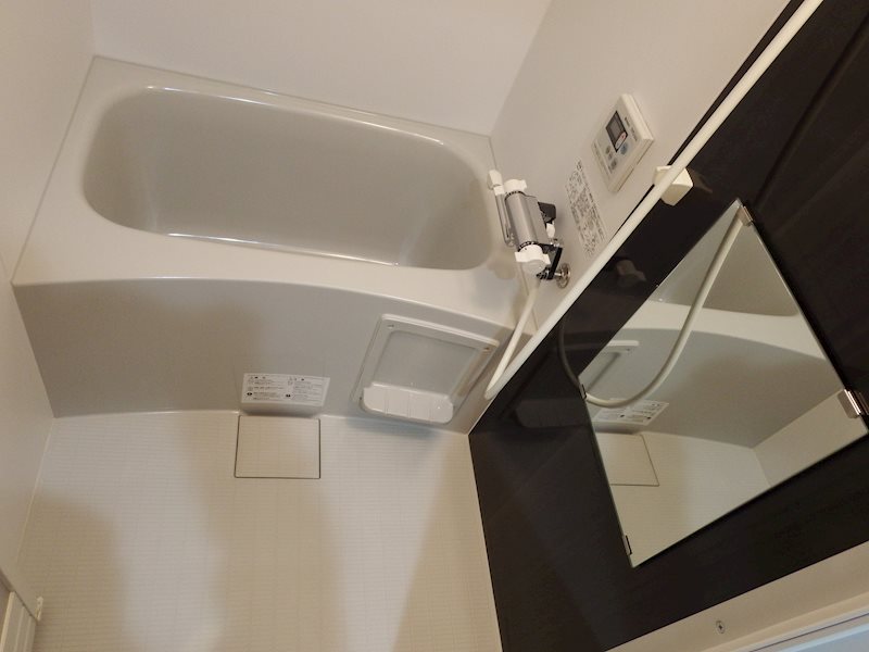 バス・シャワールーム　浴室乾燥等設備充実のお風呂！