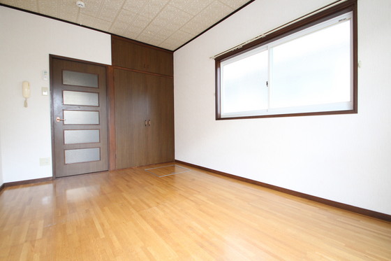 居室・リビング　※別部屋のお写真になります。