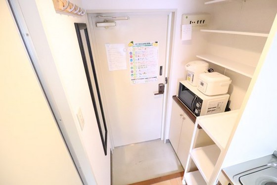 玄関　※別号室の写真です