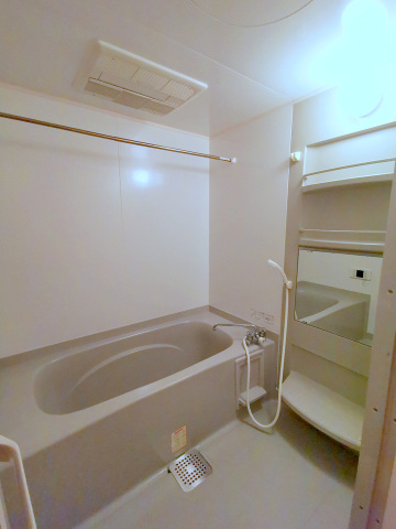 バス・シャワールーム　追炊きと乾燥機付き