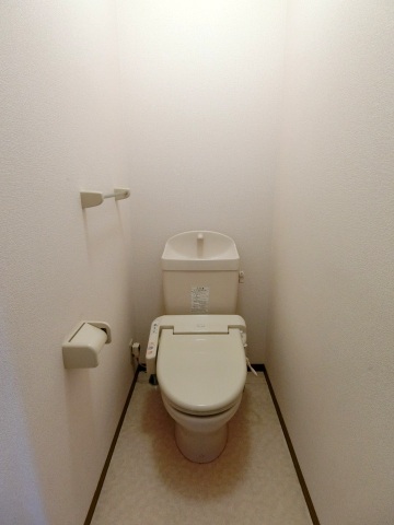 トイレ　温水洗浄便座付き