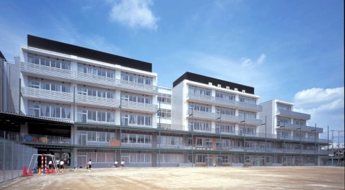 中学校　品川区立小中一貫校品川学園（中学校）（中学校）まで994m