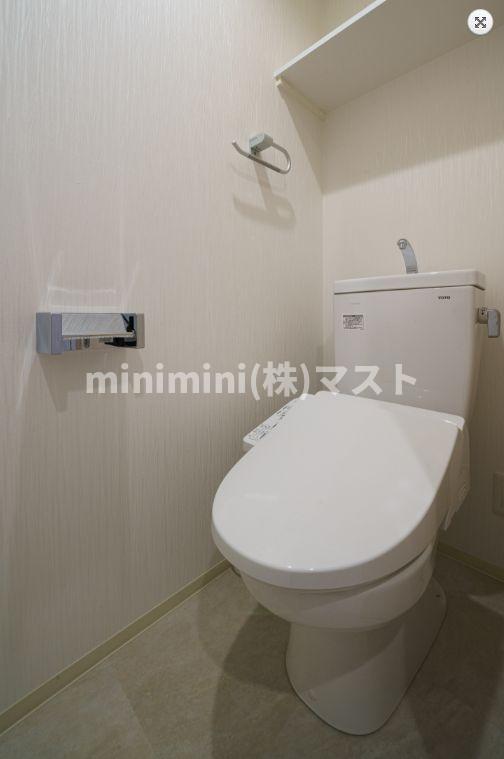 トイレ　※偶数階は茶系のカラーです