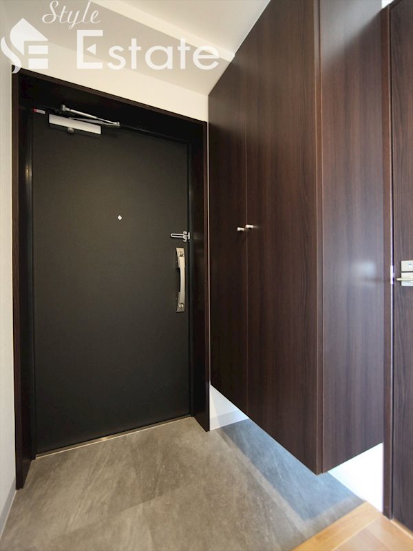 玄関　玄関★シューズボックス付★鏡付