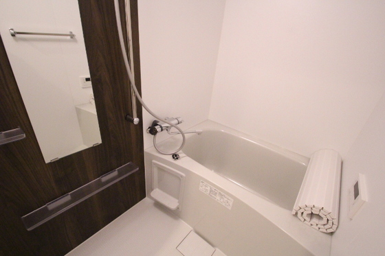 バス・シャワールーム　※別部屋の写真です