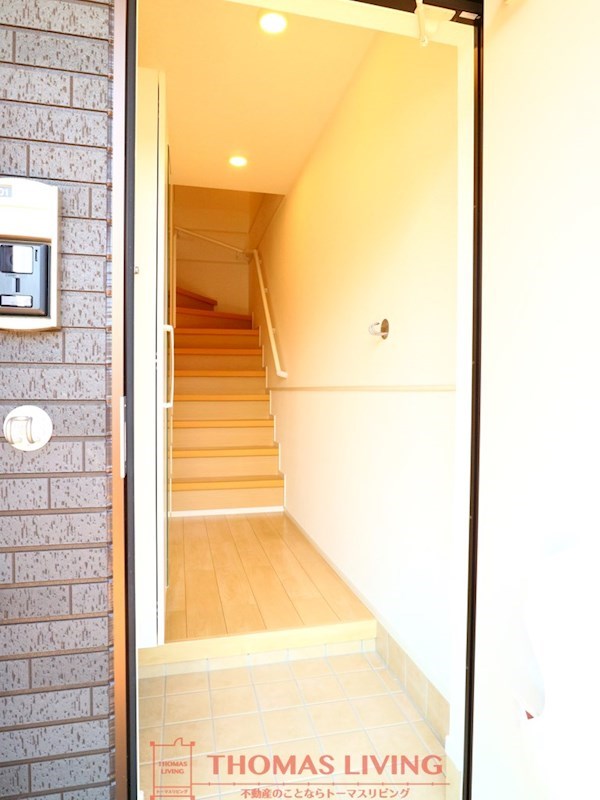 玄関　※同タイプ参考画像