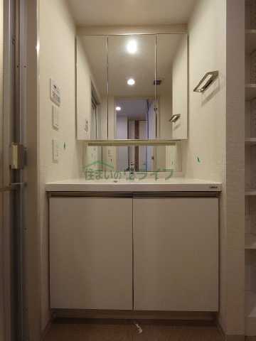 洗面設備　別部屋の参考写真で御座います。