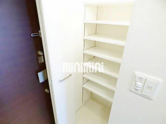 玄関　下駄箱収納