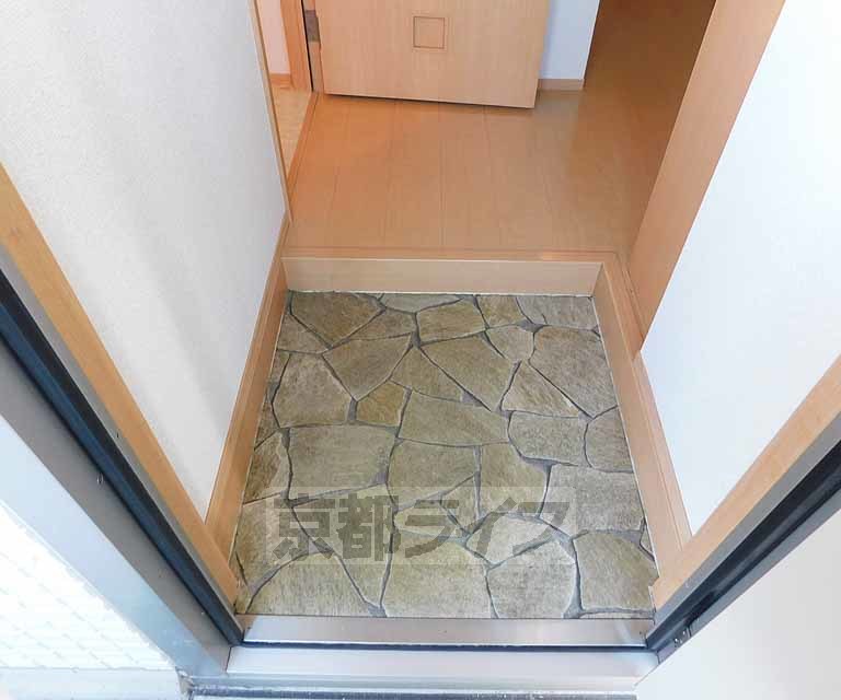 玄関　段差も少なめ