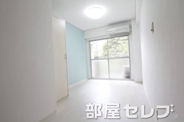 居室・リビング　白を基調としたお部屋です。（イメージ写真）