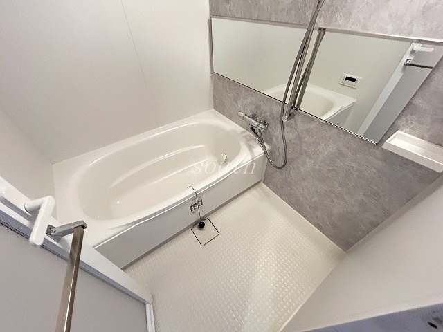 バス・シャワールーム　浴室乾燥機付きのお風呂