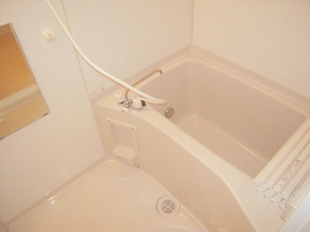 バス・シャワールーム　★バストイレ別でお風呂もゆったり★