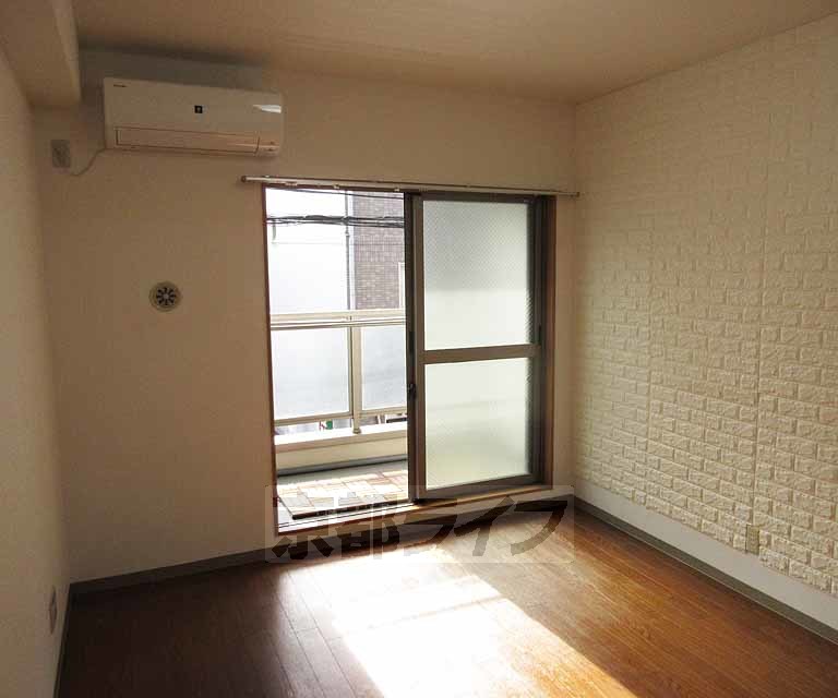 居室・リビング　きれいなお部屋です