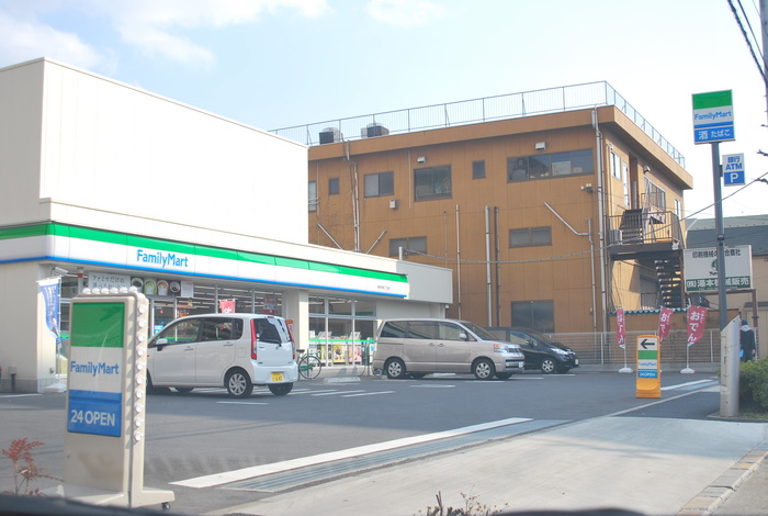 コンビニ　ファミリーマート　東保木間二丁目店（コンビニ）まで33m