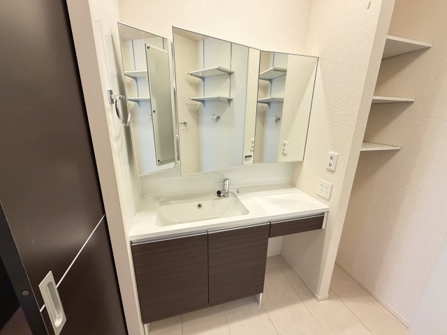 その他設備　2台分　跳ね上げ式ゲートあり