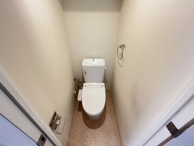 トイレ　ゆったりとした空間のトイレです