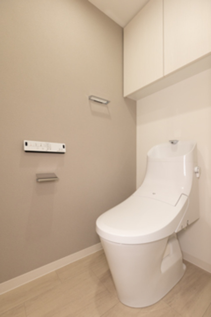 トイレ　※写真は同タイプ住戸です。