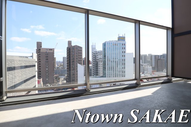 バルコニー　外からの目が気にならないバルコニーで洗濯物が干せます