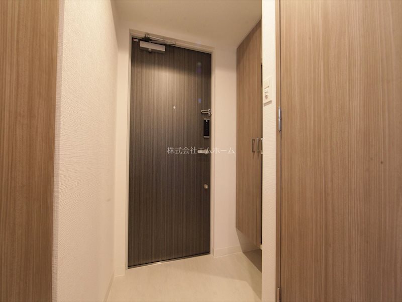 玄関　玄関　シューズボックス充実しています