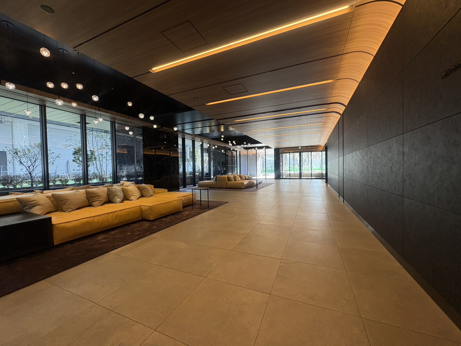 エントランス　共用施設やセキュリティも充実！