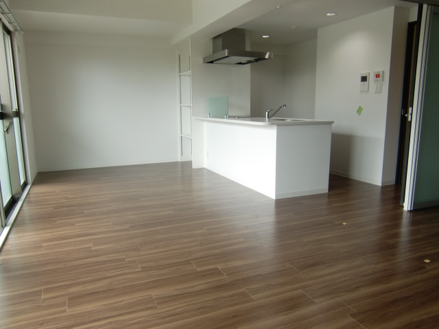 居室・リビング　明るいリビングは家族が集う憩いの場。