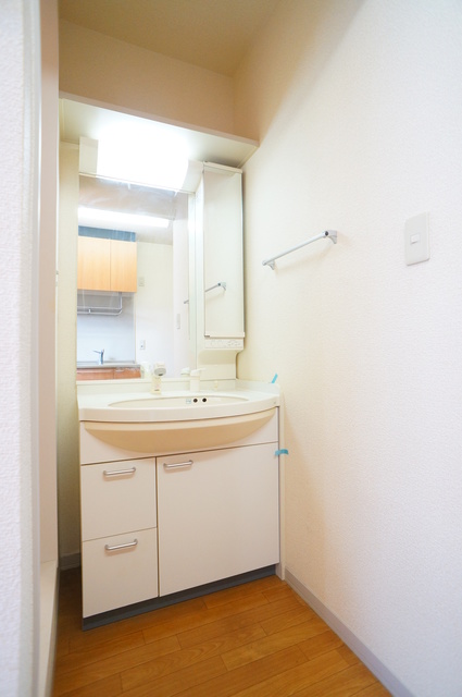 洗面設備　朝の忙しい支度もスムーズ！独立洗面台付き☆