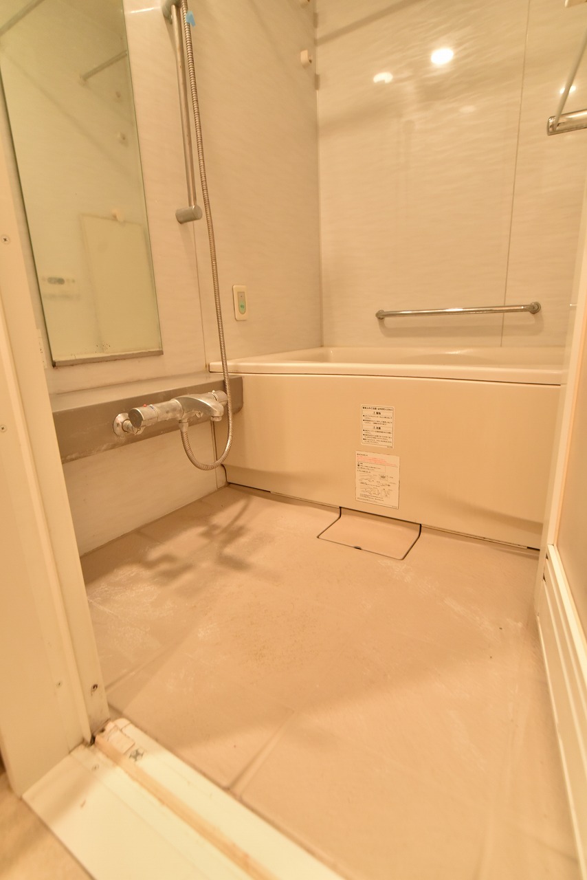 バス・シャワールーム　バス