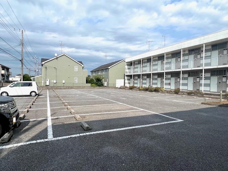 駐車場　敷地内駐車場（空き要確認）