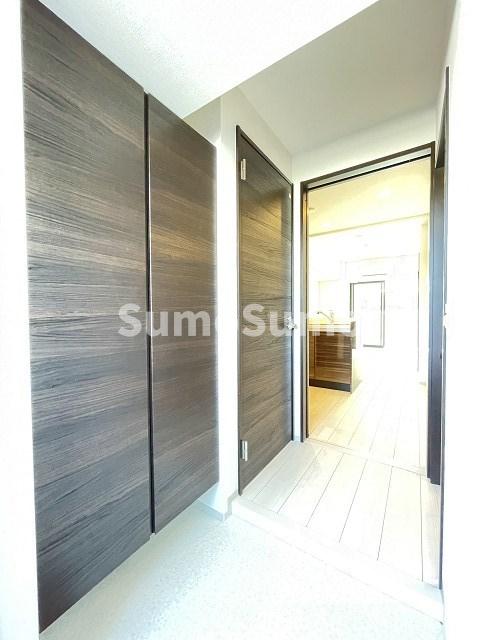 玄関　収納もある玄関です