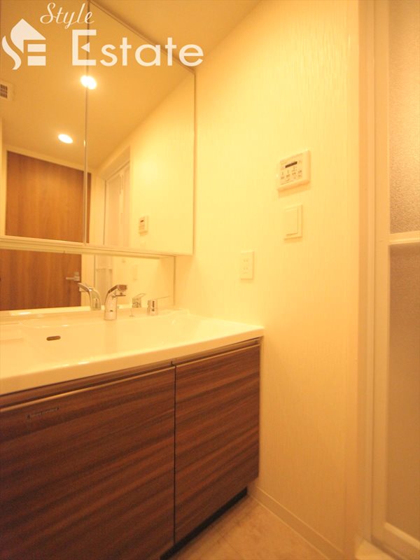 洗面設備　独立洗面台シャンプードレッサー付