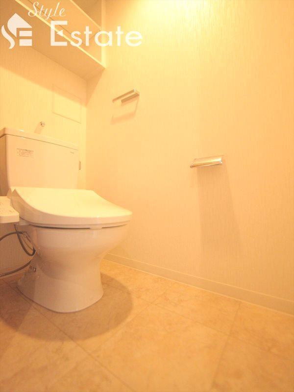 トイレ　温水洗浄便座付シャワートイレ