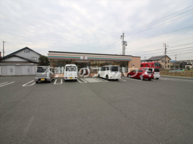 コンビニ　セブンイレブン松久（コンビニ）まで157m