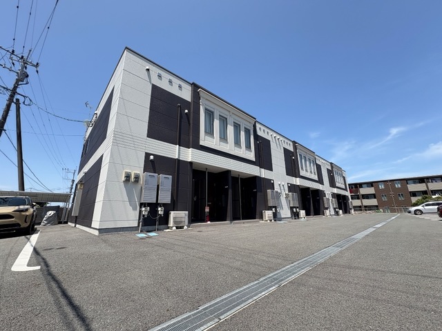 建物外観　※同タイプの写真です。